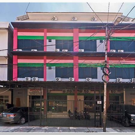 RedDoorz near JIEXPO Kemayoran 2 Yakarta Exterior foto
