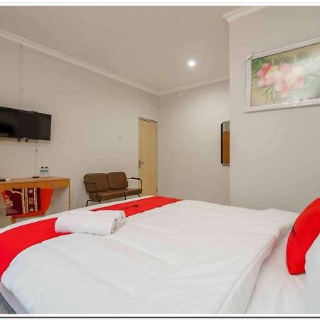 RedDoorz near JIEXPO Kemayoran 2 Yakarta Exterior foto