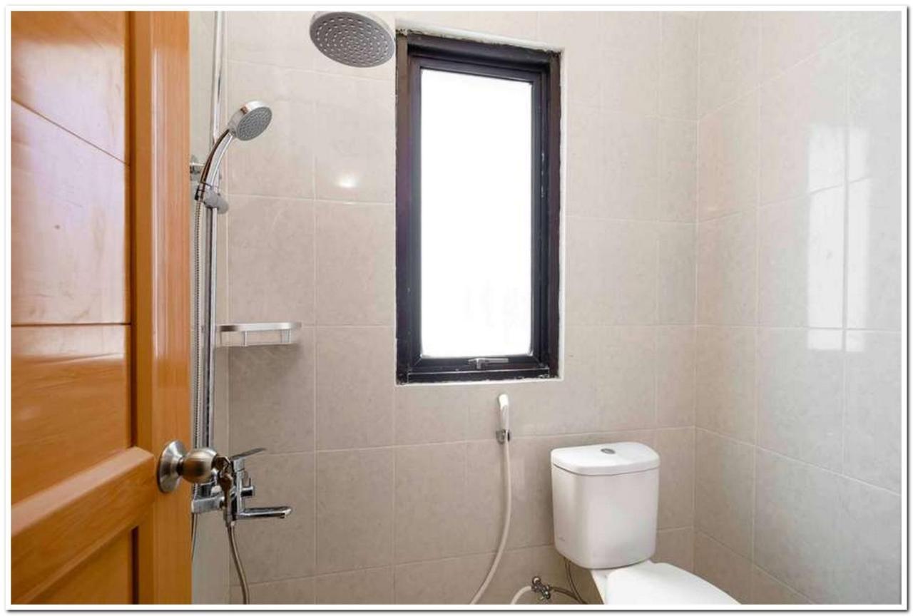 RedDoorz near JIEXPO Kemayoran 2 Yakarta Exterior foto